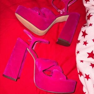 Chic Magenta Block Heel Sandals